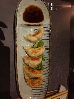 Takasan Teppan Yaki Et Sushi