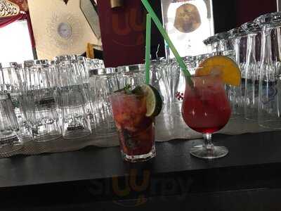 El Pharaon Restaurant & Shisha Lounge