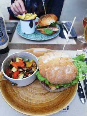 Wolf - Burger & Steak Bar