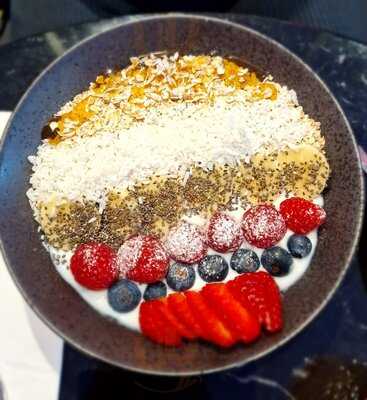 White Rabbit - Brunch & Co