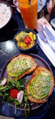 White Rabbit - Brunch & Co