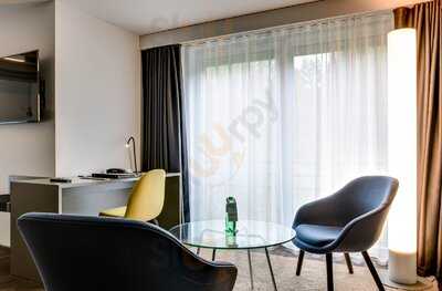 Aigu Restaurant & Bar