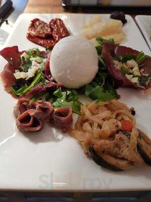 Genovas Fine Food & Beverage