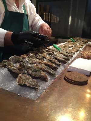 Gouzer Oyster Bar - Paquis