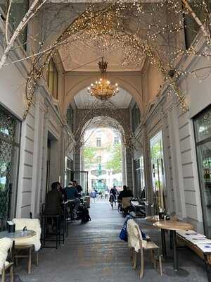 Milchbar Am Paradeplatz