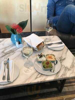 Barchetta Bar & Lounge