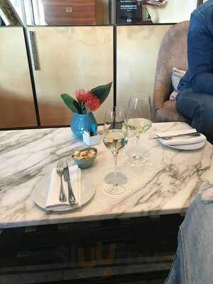 Barchetta Bar & Lounge