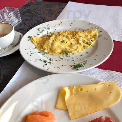 Fallender Brunnenhof