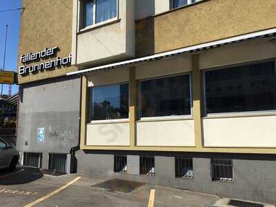 Fallender Brunnenhof