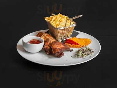 4. Akt Restaurant & Bar