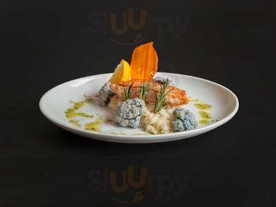 4. Akt Restaurant & Bar