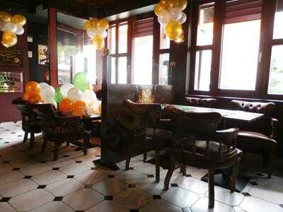 Mcgees Irish Pub & Restaurant