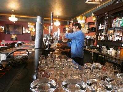 Mcgees Irish Pub & Restaurant