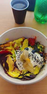 Chez Oskar - Bowls & Sandwiches