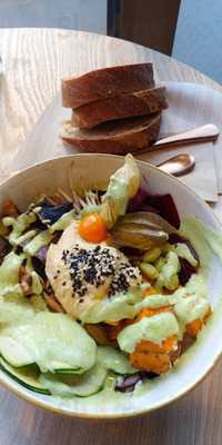 Chez Oskar - Bowls & Sandwiches