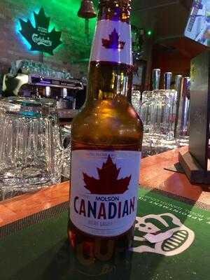 Les Gosses Du Québec Pub