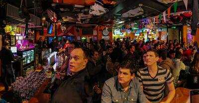 Les Gosses Du Québec Pub