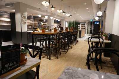 St. Jakob The Cafe