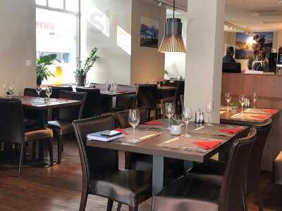 Tavtai Mongolian Barbecue & Sushi