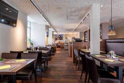 Tavtai Mongolian Barbecue & Sushi