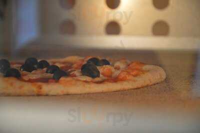 Dieci Pizza Kurier Hardbrücke