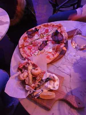 Bar Pavillon & Kitchen