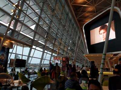 Sportsbar & Terrasse