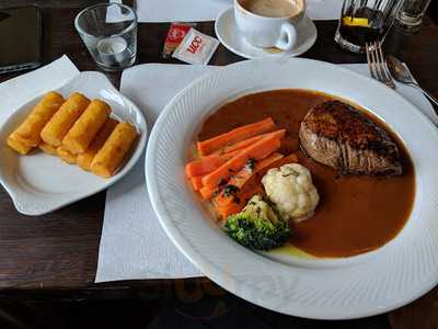 Paulo's Cafe Restaurant