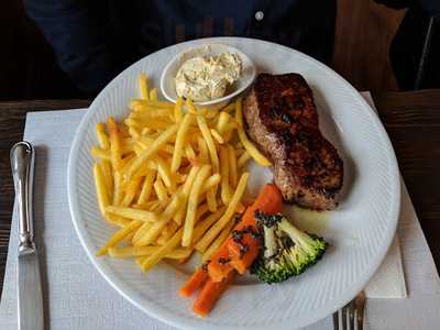 Paulo's Cafe Restaurant