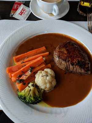 Paulo's Cafe Restaurant