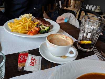 Paulo's Cafe Restaurant