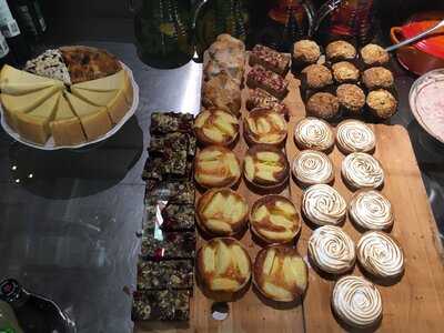 Maison 33 Cafe & Bistro