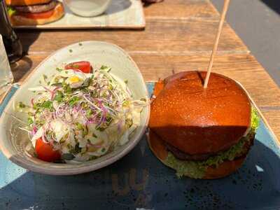 Hans Im GlÜck - Burgergrill & Bar