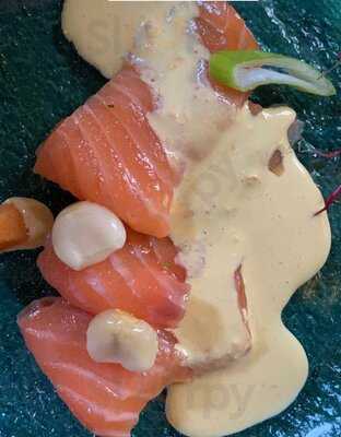 Lugangeles Tropical Café