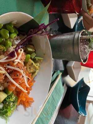 Lugangeles Tropical Café