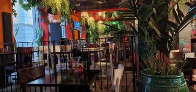 Lugangeles Tropical Café