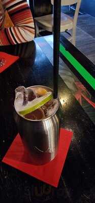 Lugangeles Tropical Café