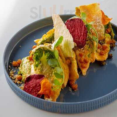 Rein Bar & Restaurant