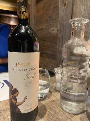 Plaza Cocktail Bar & Restolounge