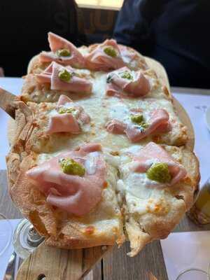 Plaza Cocktail Bar & Restolounge