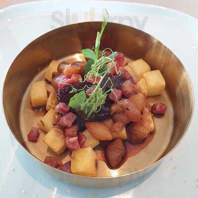 Lux Restaurant & Bar