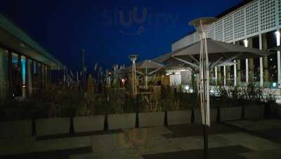 Lux Restaurant & Bar