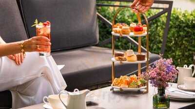 Lobby Bar & Cigar Lounge - Royal Savoy