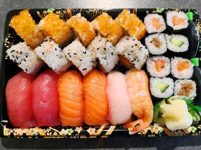 Sushi Bar & Café Uramakiya