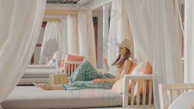 Hermitage Beach Club