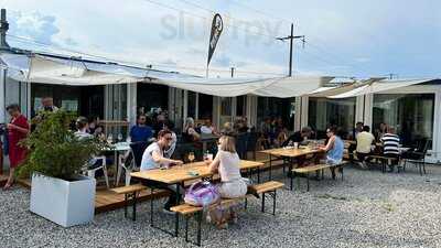 Dive Bär Craft Brewery & Taproom