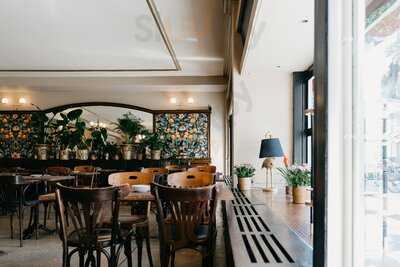 Lou's Restaurant & Bar