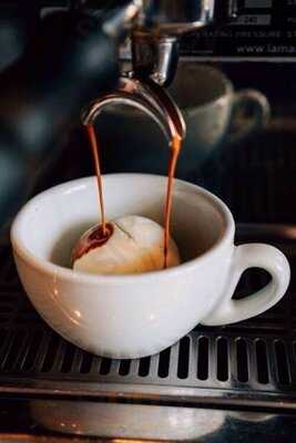 Blend Pizzeria Napoletana & Apèro Bar