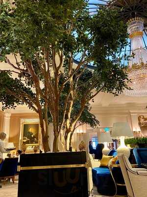 Le Hall Restaurant Und Lobbybar