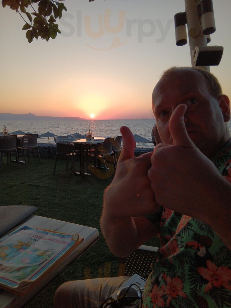 Santa Barbara Resto & Beach Bar